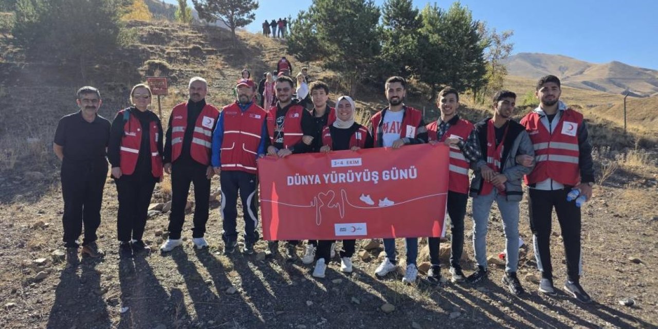 Kızılay'dan Dünya Yürüyüş Günü'nde sağlık için adım etkinliği