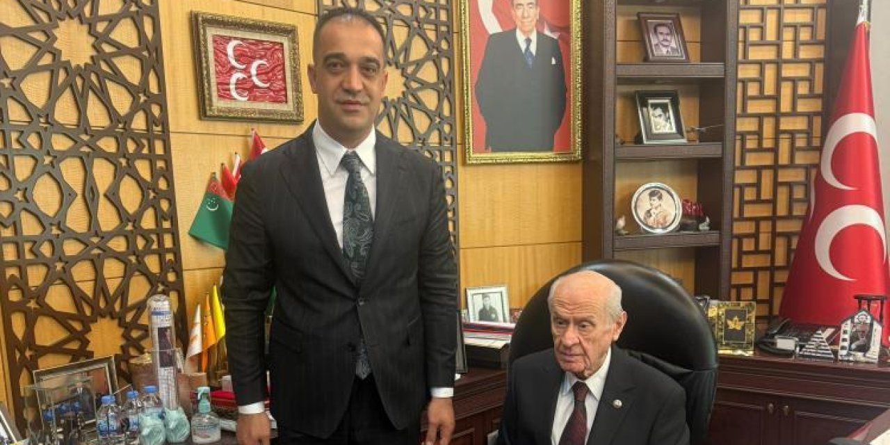 Teşkilat binasının tapusunu Genel Başkan Devlet Bahçeli’ye takdim ettiler