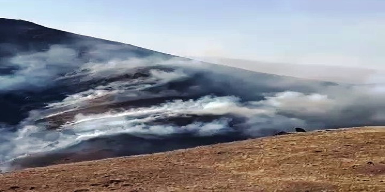 Tortum’da örtü yangını güçlükle kontrol altına alındı