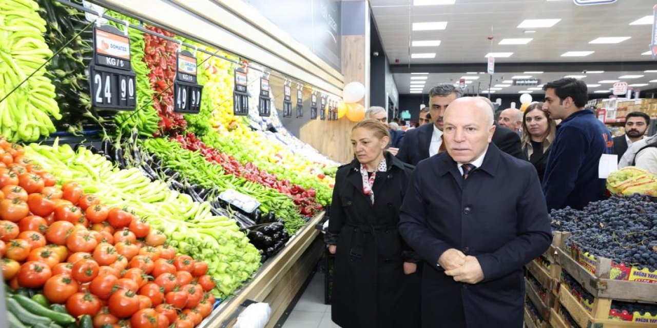 Halk Pazarı'nın 8'inci şubesi Hilalkent'te açıldı