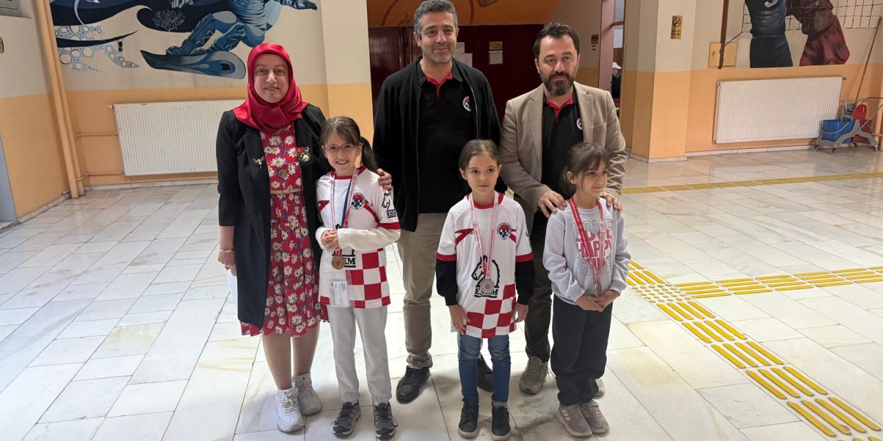 Dünya Kız Çocukları Günü Satranç Turnuvası Erzurum’da Yapıldı