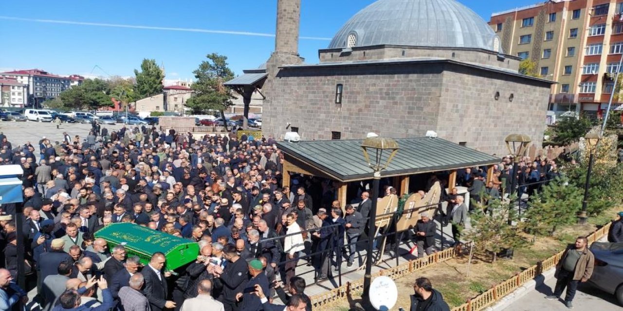 MHP'li eski başkan son yolculuğuna uğurlandı