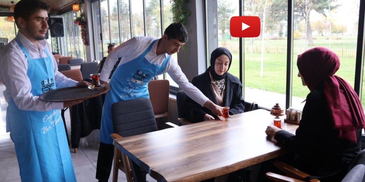 Erzurum'da "Gülümseyen Kafe" özel bireylerin üretim merkezi oldu