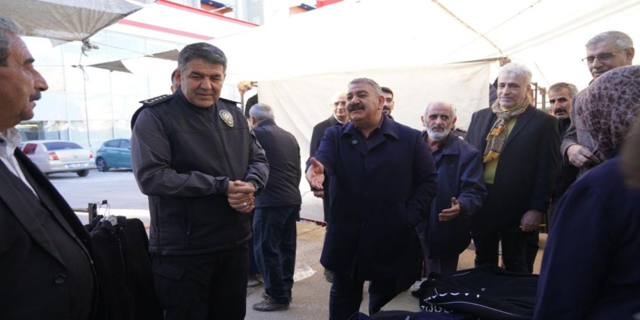 Başkan Sunar ve İl Emniyet Müdürü Karaburun’dan pazar denetimi