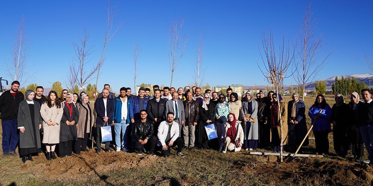ETÜ'lü Mezunlar aynı çatı altında yeniden bir araya geldi