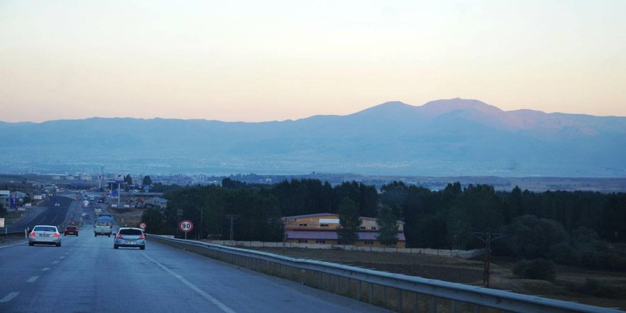 Karayollarında hız tabelalarına ayar