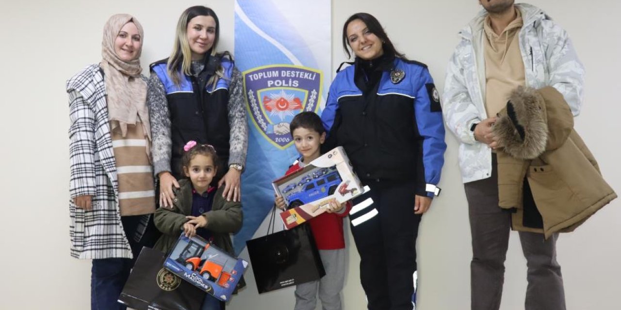 Kaybolan oyuncağı için polisten yardım istedi