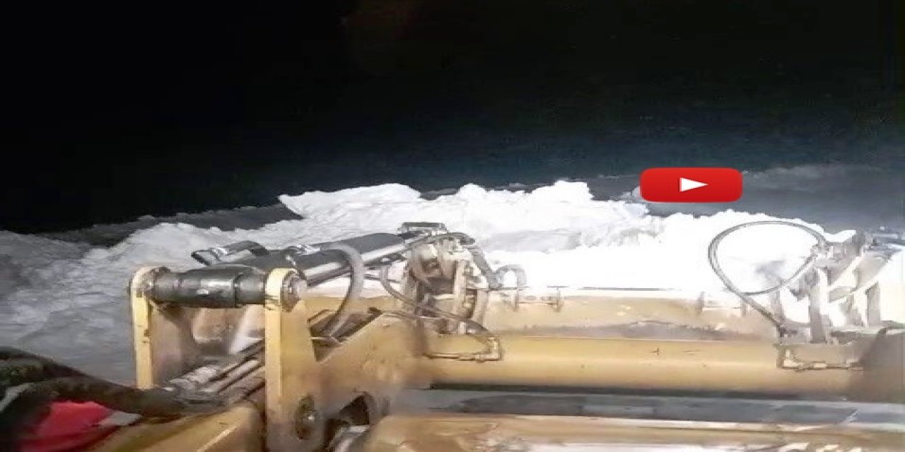 Tekman’da karla mücadele ekipleri kapalı mahalle yollarını açmak için seferber oldu