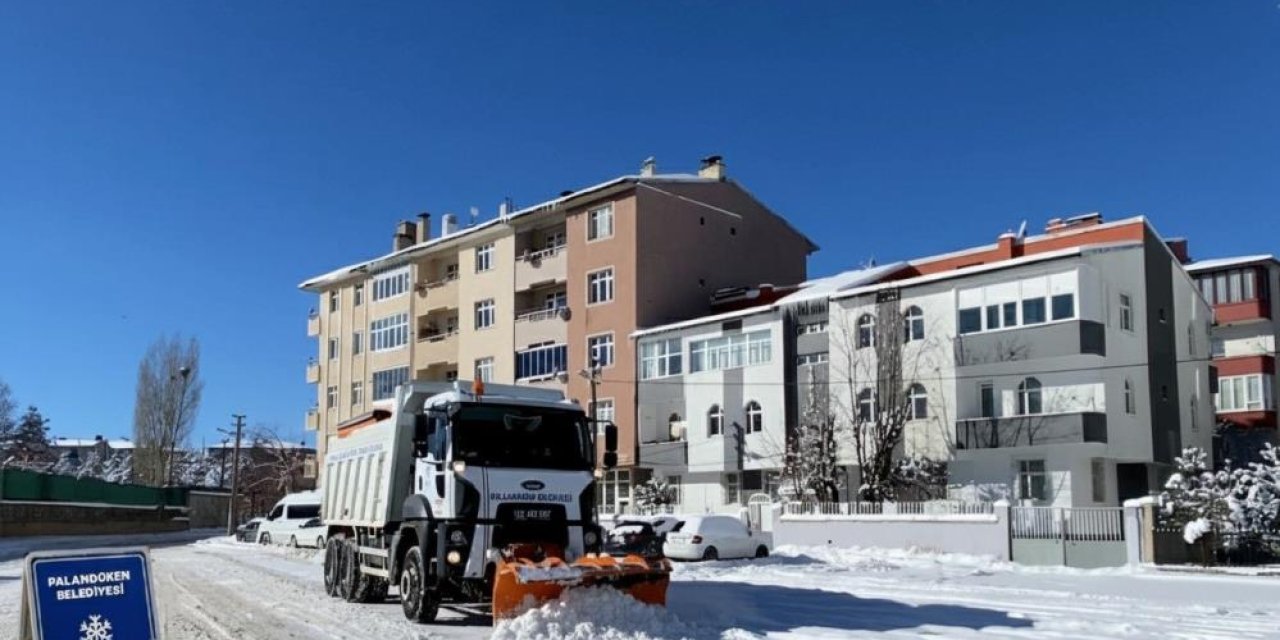 Palandöken Belediyesi karla mücadelede sahada