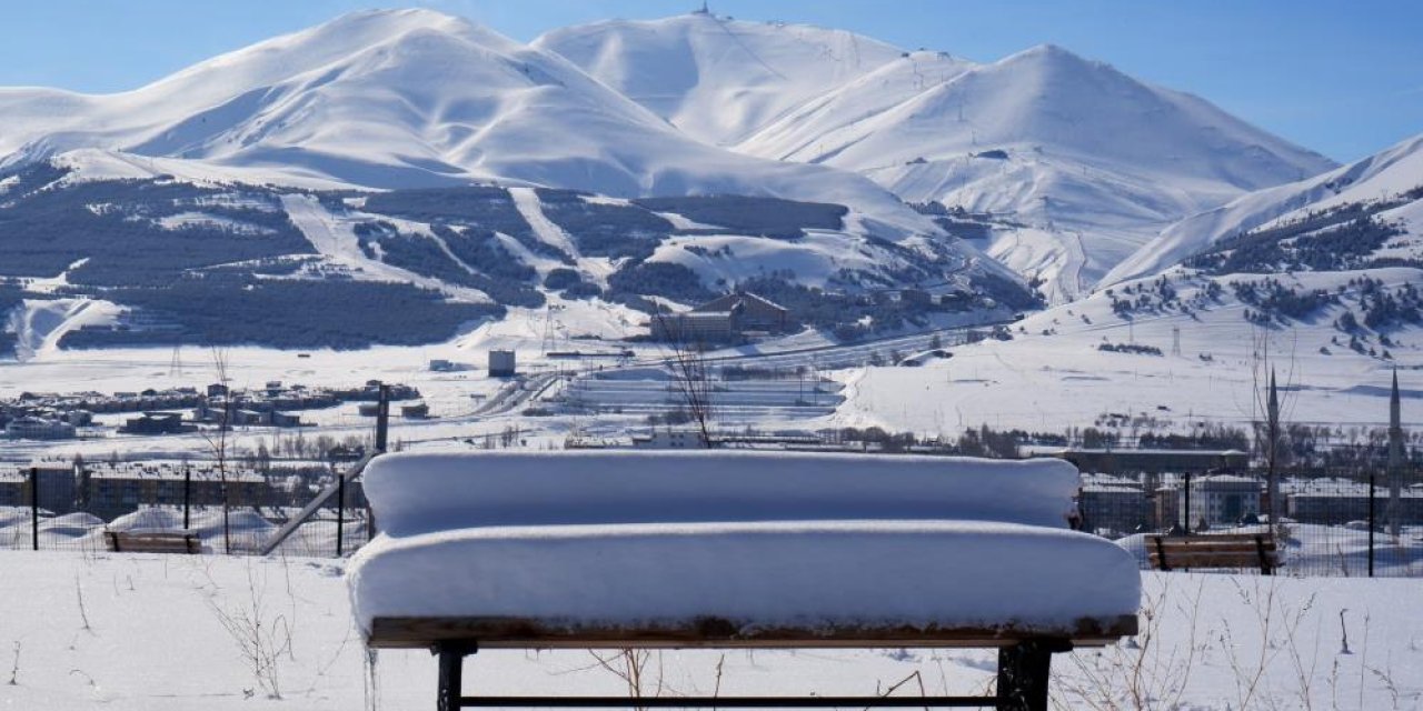 Palandöken'da kar kalınlığı 2 metreyi aştı