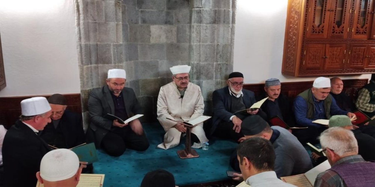 1001 Hatim okumaları devam ediyor