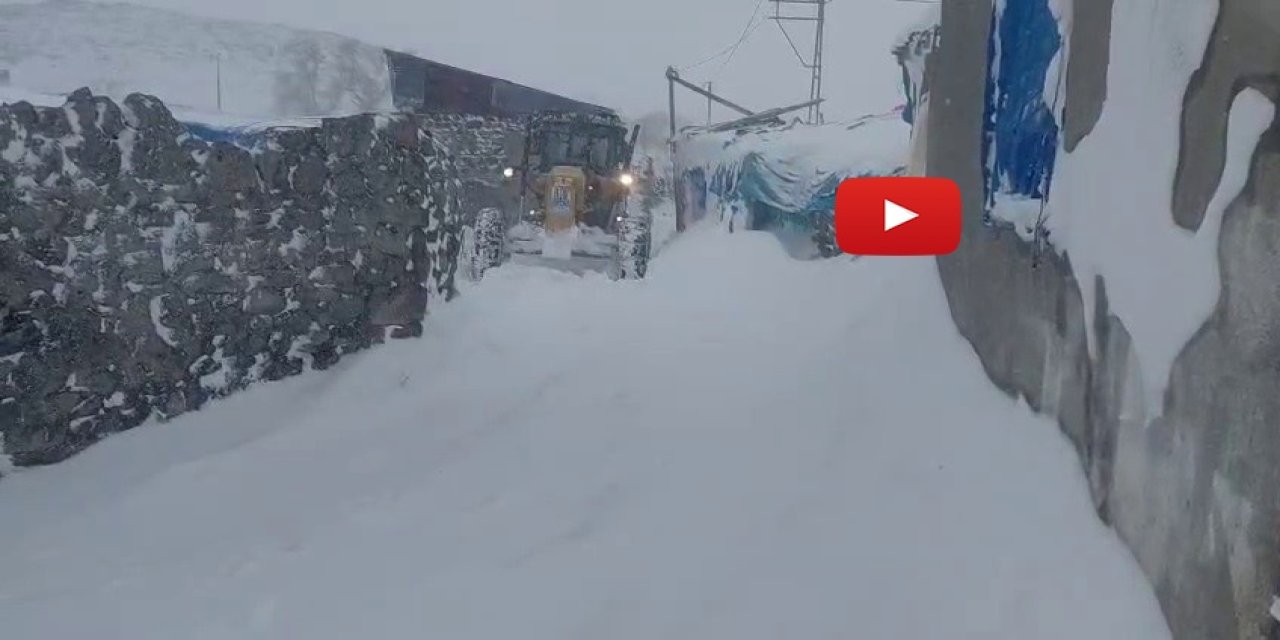 2 bin 300 rakımda zorlu karla mücadele çalışması