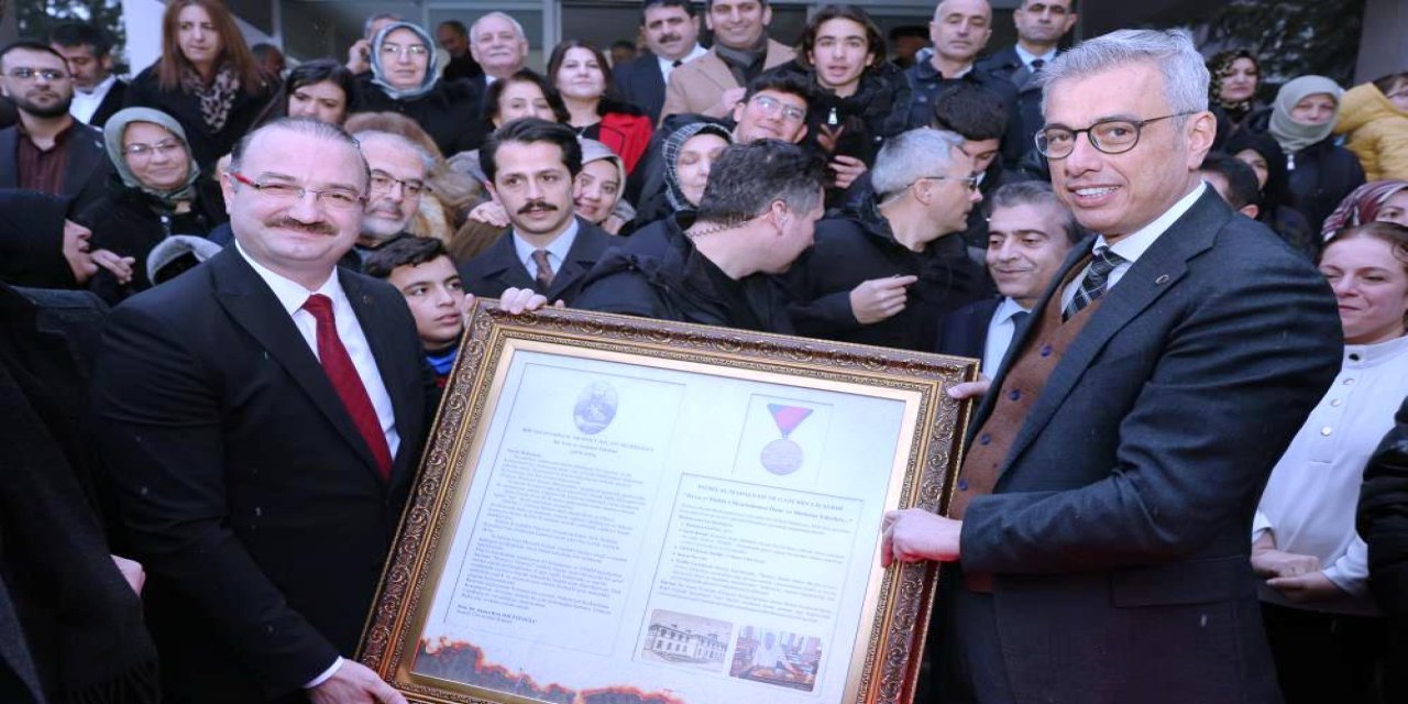 Sağlık yatırımları ve üniversite projelerine tam destek