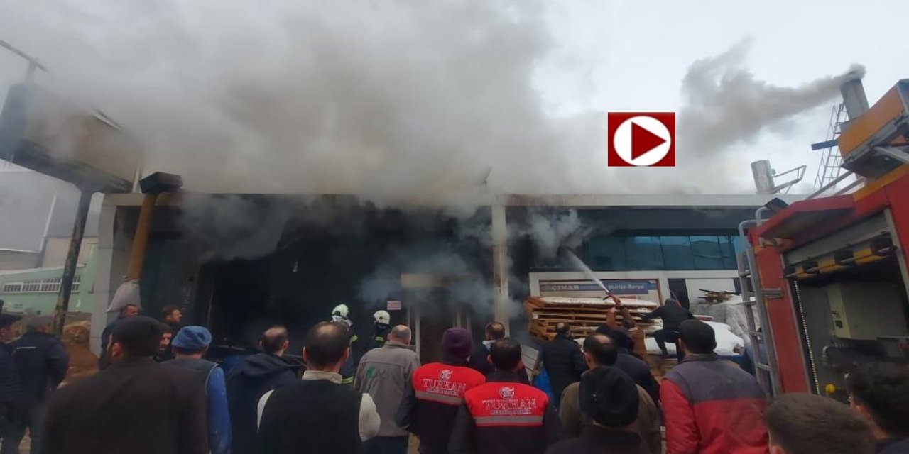 Sanayi sitesinde büyük yangın: 5 kişi hastaneye kaldırıldı