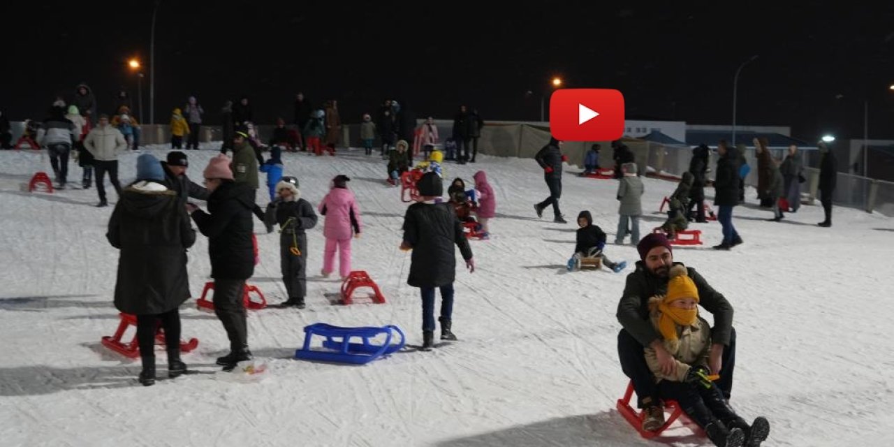 Atlama kuleleri pistinde kızak keyfi