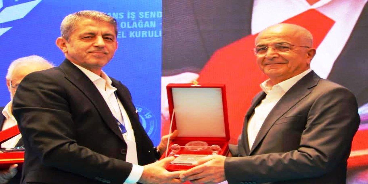 Öz Finans İş Sendikası Genel YK Üyesi Ahmet Bilmez’e Başarı Plaketi