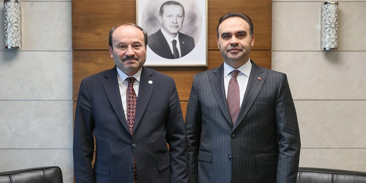 ETÜ Rektörü Çakmak, Bakan Kacır ile Erzurum’da çip üretimini görüştü