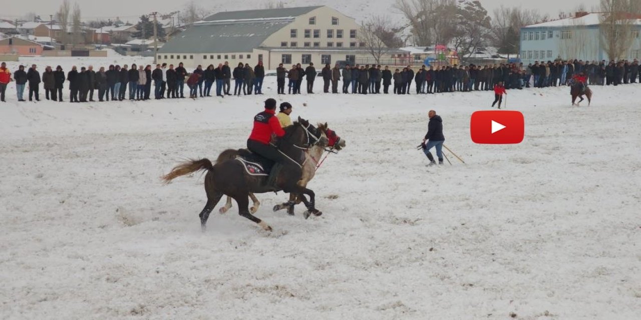 Aşkale'de cirit coşkusu: Dostluk müsabakası ilgiyle izlendi