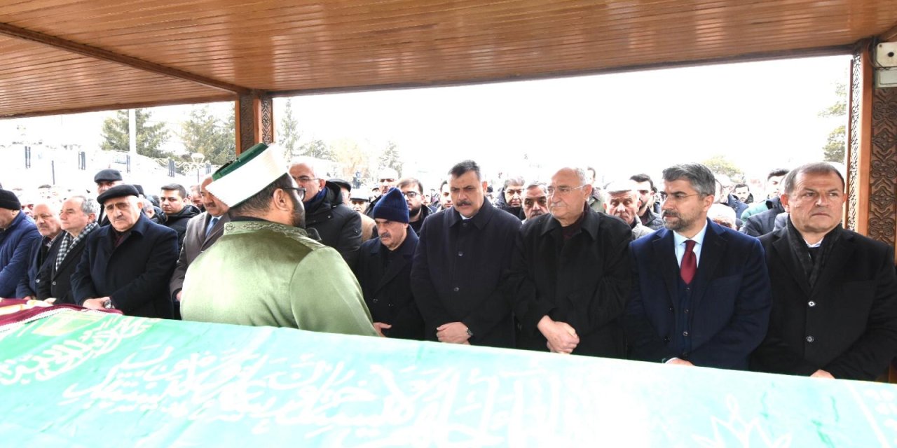 Anne Tanfer son yolculuğuna uğurlandı