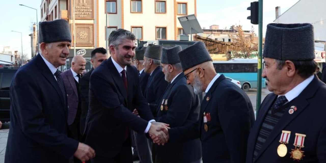 Tarıkdaroğlu şehit yakınları ve gazilerle bir araya geldi