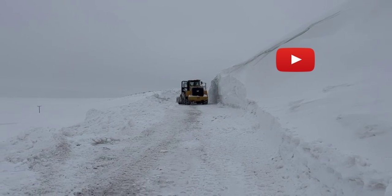 Erzurum'un Tekman ilçesinde kar kalınlığı 5 metreyi buldu