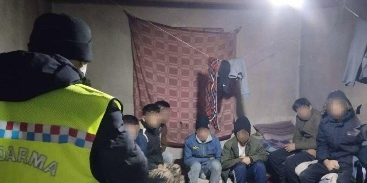 Erzurum’da Göçmen Kaçakçılığı Operasyonu: 53 Düzensiz Göçmen Yakalandı