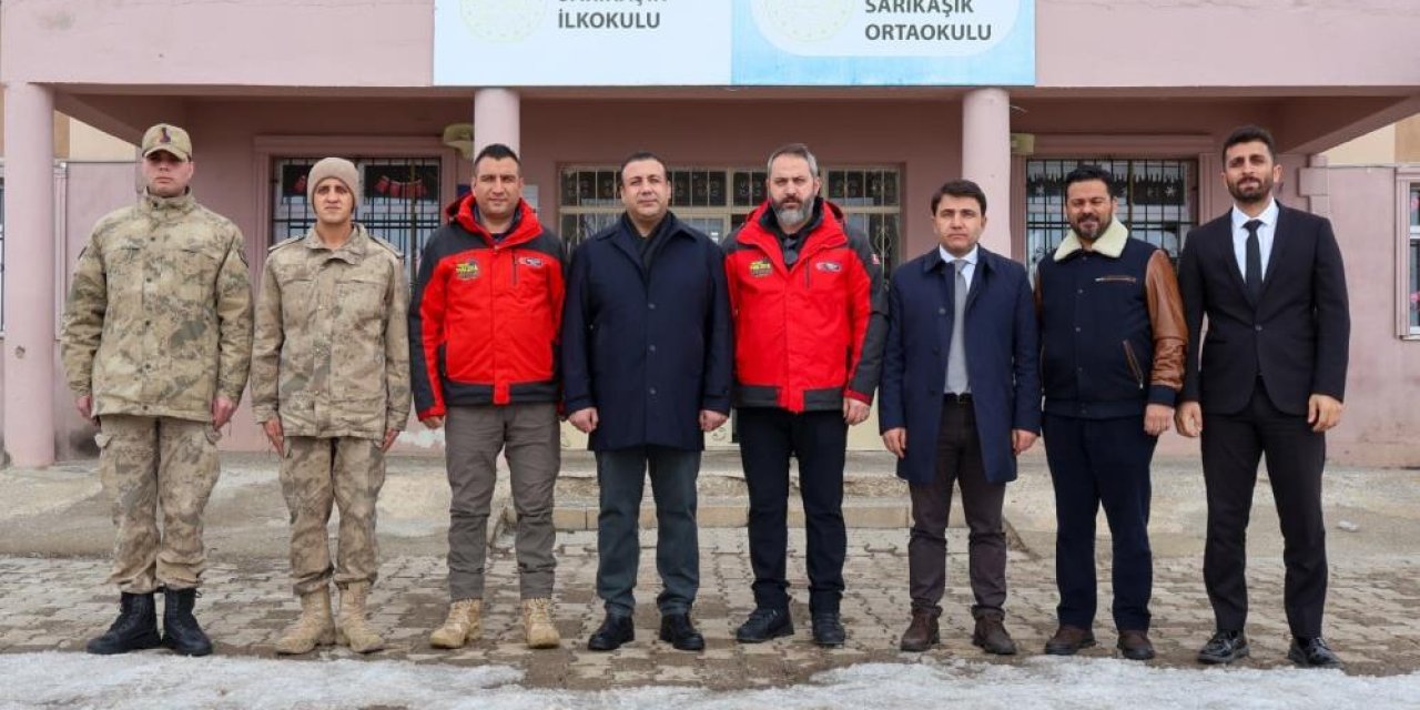 "Minik Eller Üşümesin" diye yola çıktılar