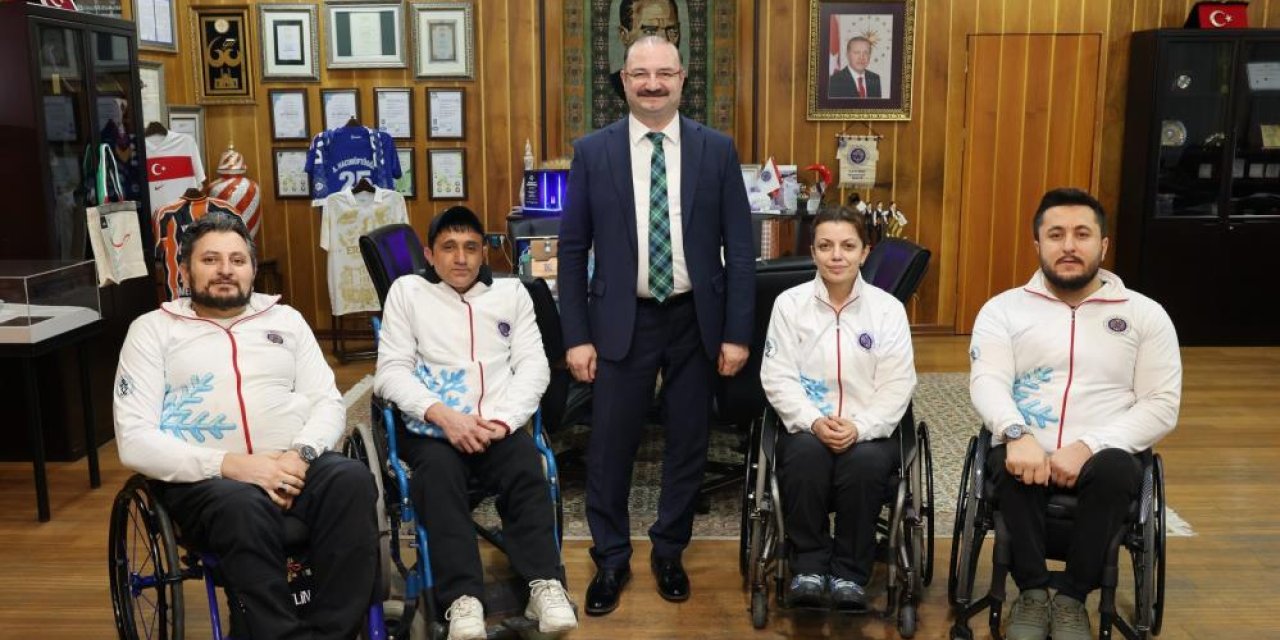 Rektör Hacımüftüoğlu, Milli takıma seçilen özel sporcuları misafir etti