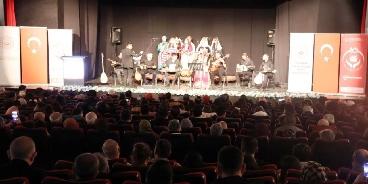 Çocuklardan duygu dolu türkü konseri