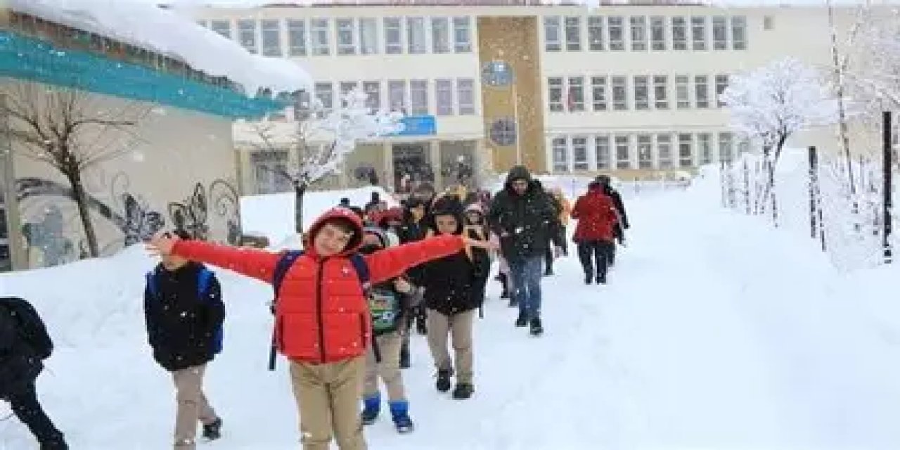 Erzurum'da eğitime bir gün ara verildi