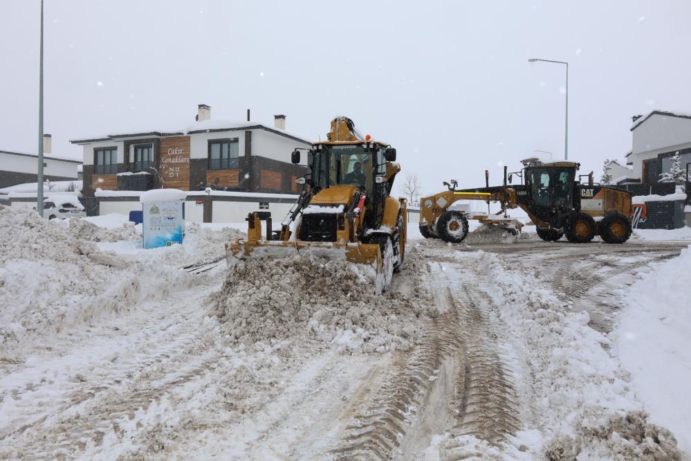 Aziziye’de karla mücadele seferberliği