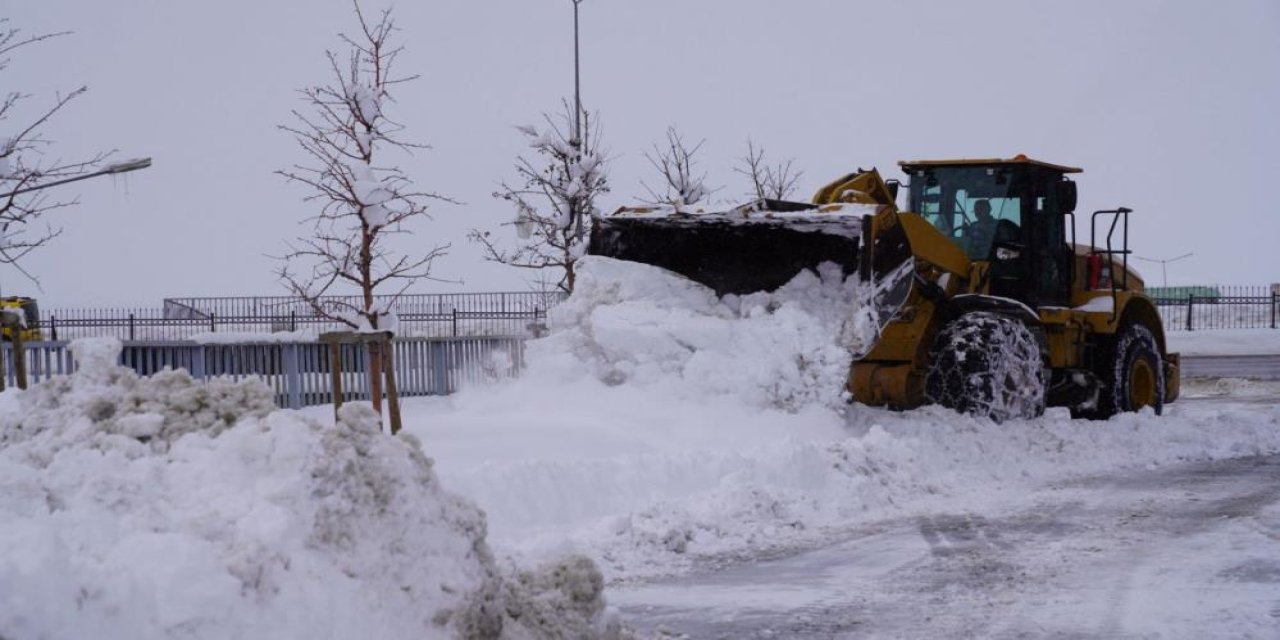 Palandöken Belediyesi karla mücadelede sahada