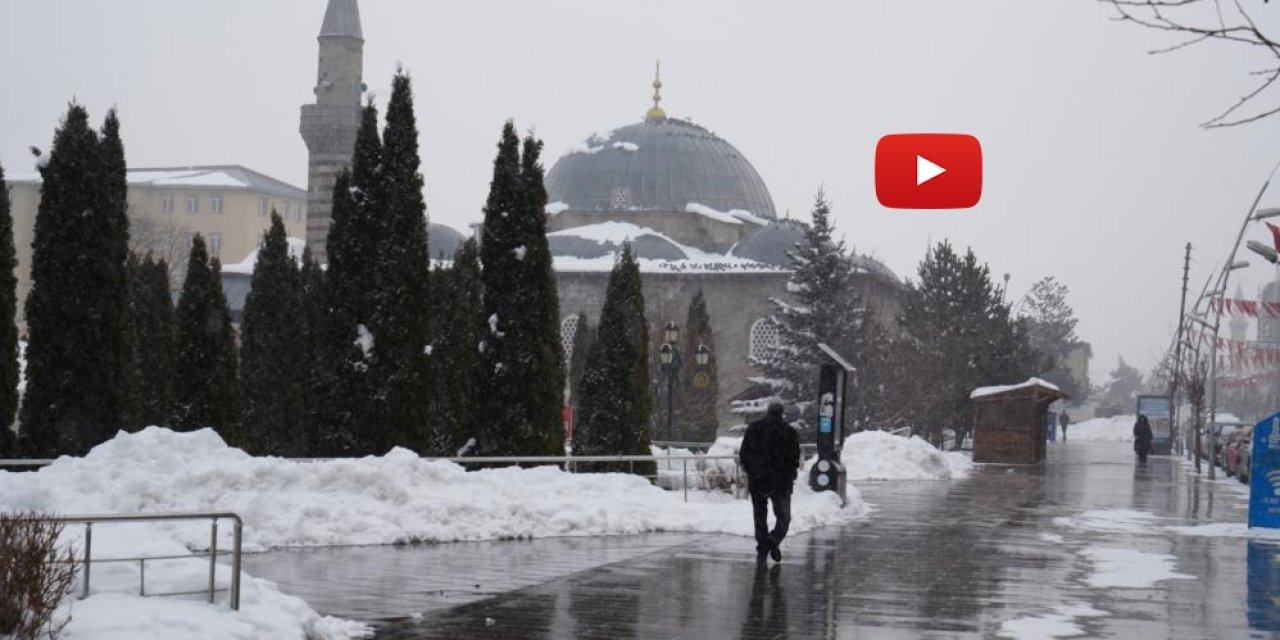 Erzurum’da kar yağışı etkili oluyor