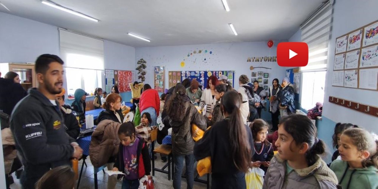 Kış şartlarında 2 bin 700 rakımlı köyde minik yürekleri ısıttılar