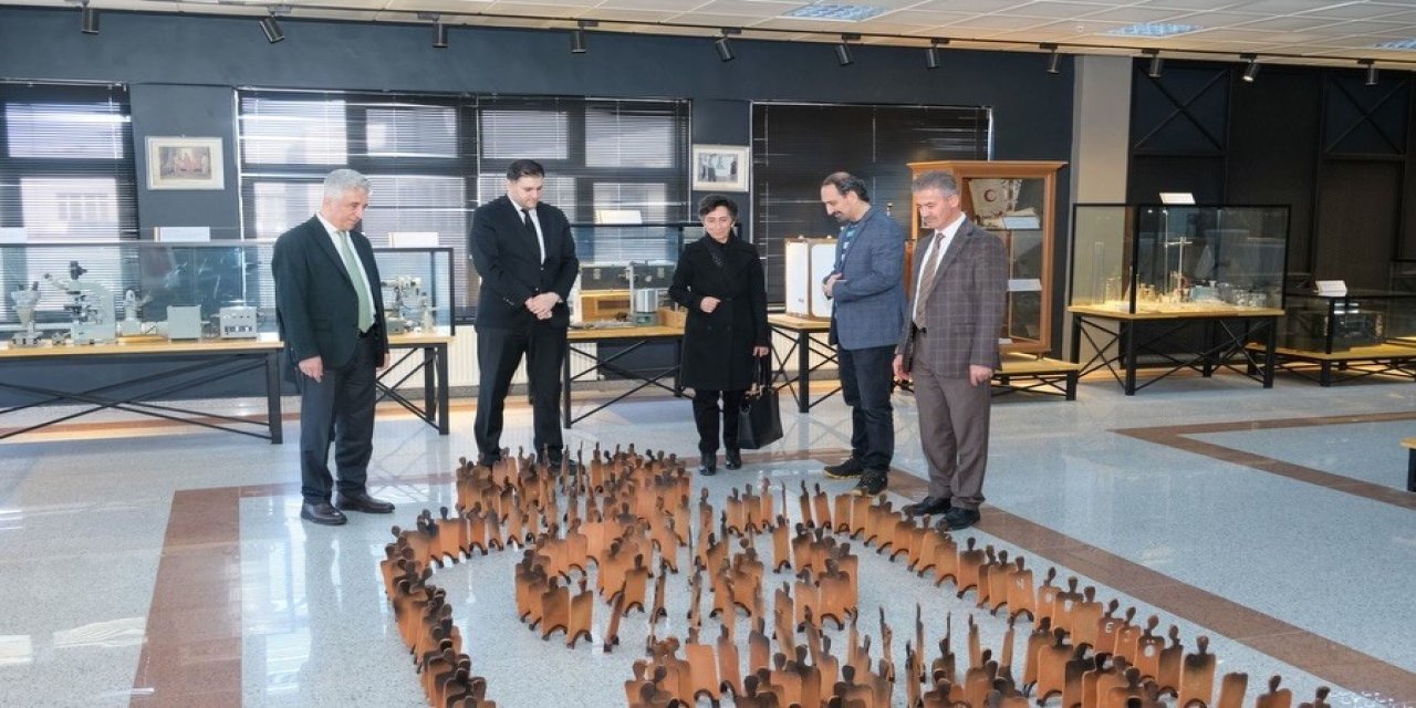 Araştırma Hastanesi Müzesi’nde anlamlı sergi: "Maske, Mesafe, Temizlik"