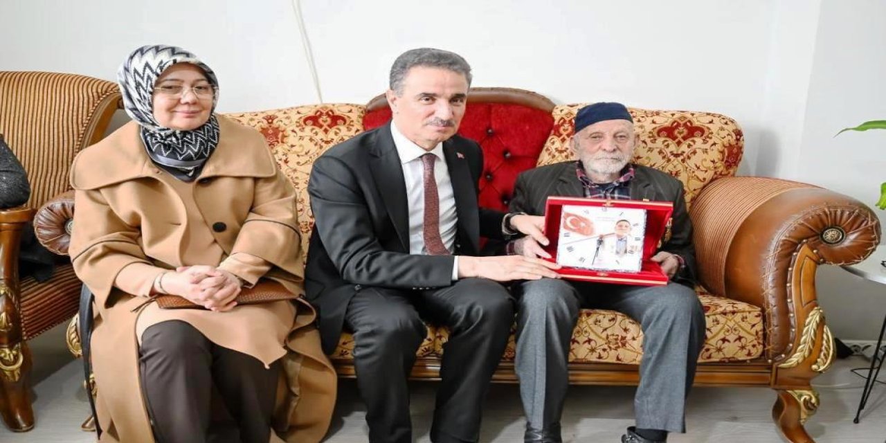 Vali Baruş’tan gaziye vefa