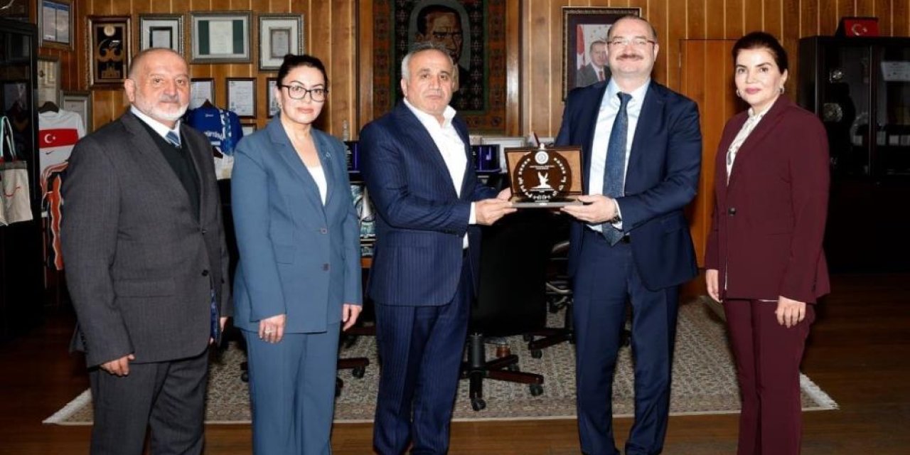 Azerbaycan Tıp Üniversitesi ile akademik iş birliği görüşmesi gerçekleştirildi