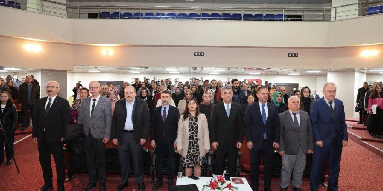 Öğretmenlere "Güvenli Gelecek İçin Dijital Okuryazarlık" bilgilendirmesi