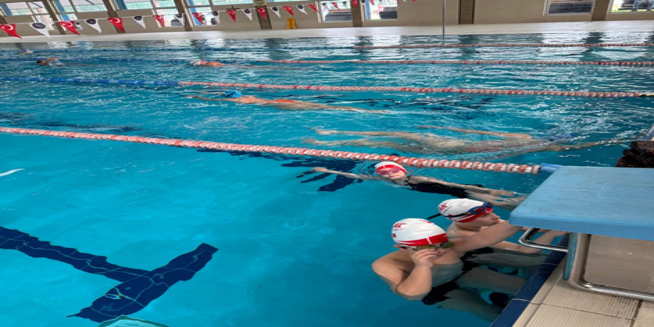 Antalya Yüzme Kursu: Akdeniz Üniversitesi Yüzme Kursu ve Yetişkin Eğitimleri ile Detaylı Rehber