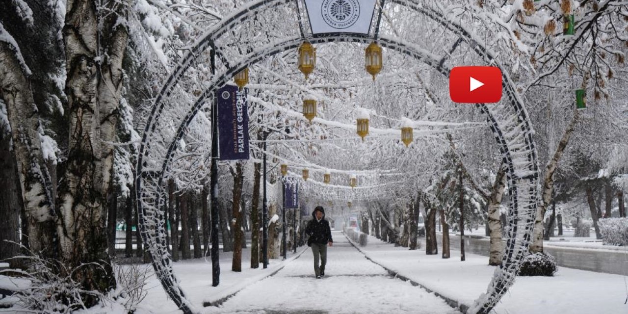 Erzurum’da kar kenti yeniden beyaza bürüdü