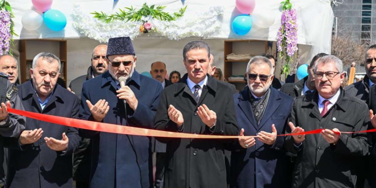 Hayır çarşısı bu kez "İki İnsan Bir Hayat" için açıldı