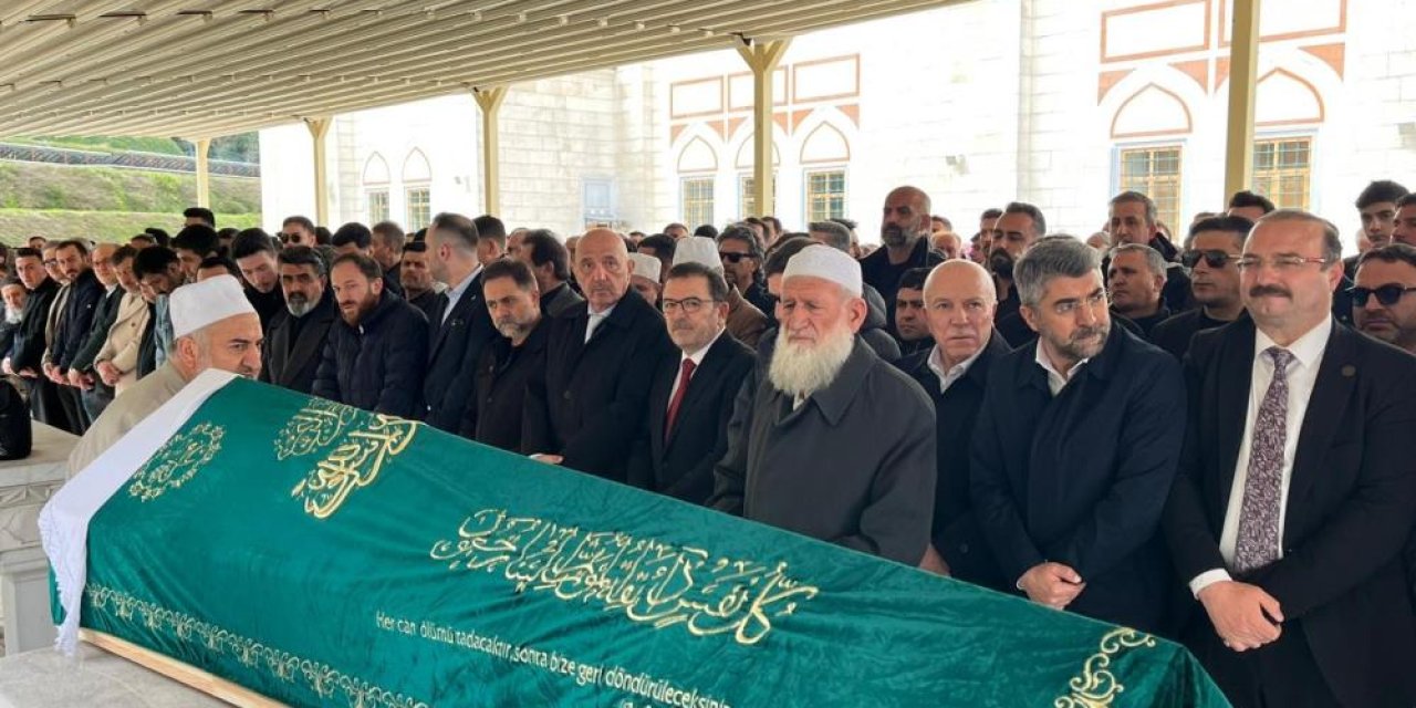 Erzurumspor Başkanı Ahmet Dal’ın annesi Zühal Dal son yolculuğuna uğurlandı