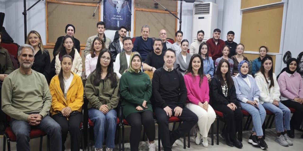 TRT Erzurum Radyosu’nda ustalar ile gençler buluştu