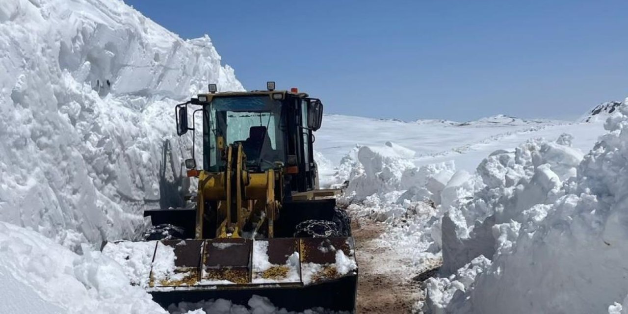 2443 rakımda kar mesaisi