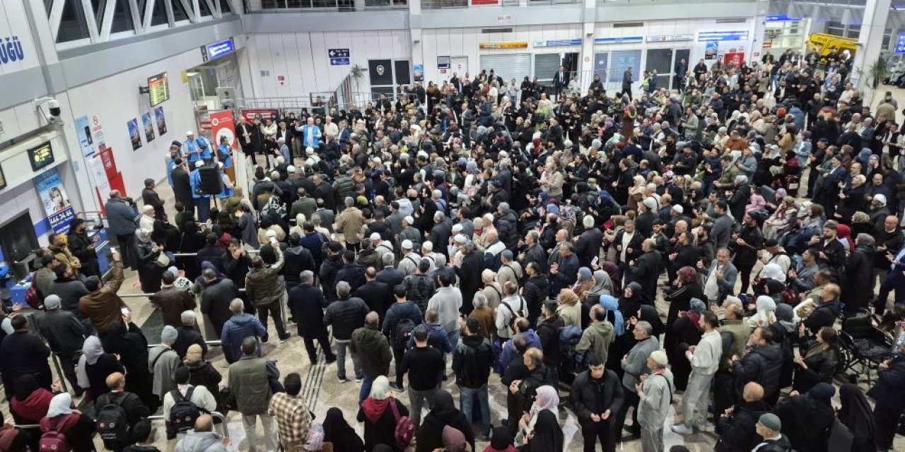 Erzurum’da ilk hac kafilesi dualarla uğurlandı