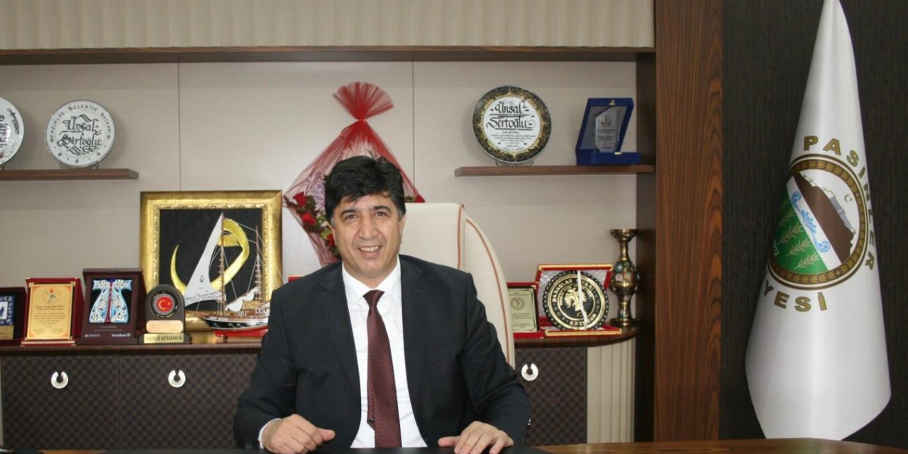 Pasinler Belediye Başkanı Sertoğlu'ndan 'Anneler Günü' mesajı