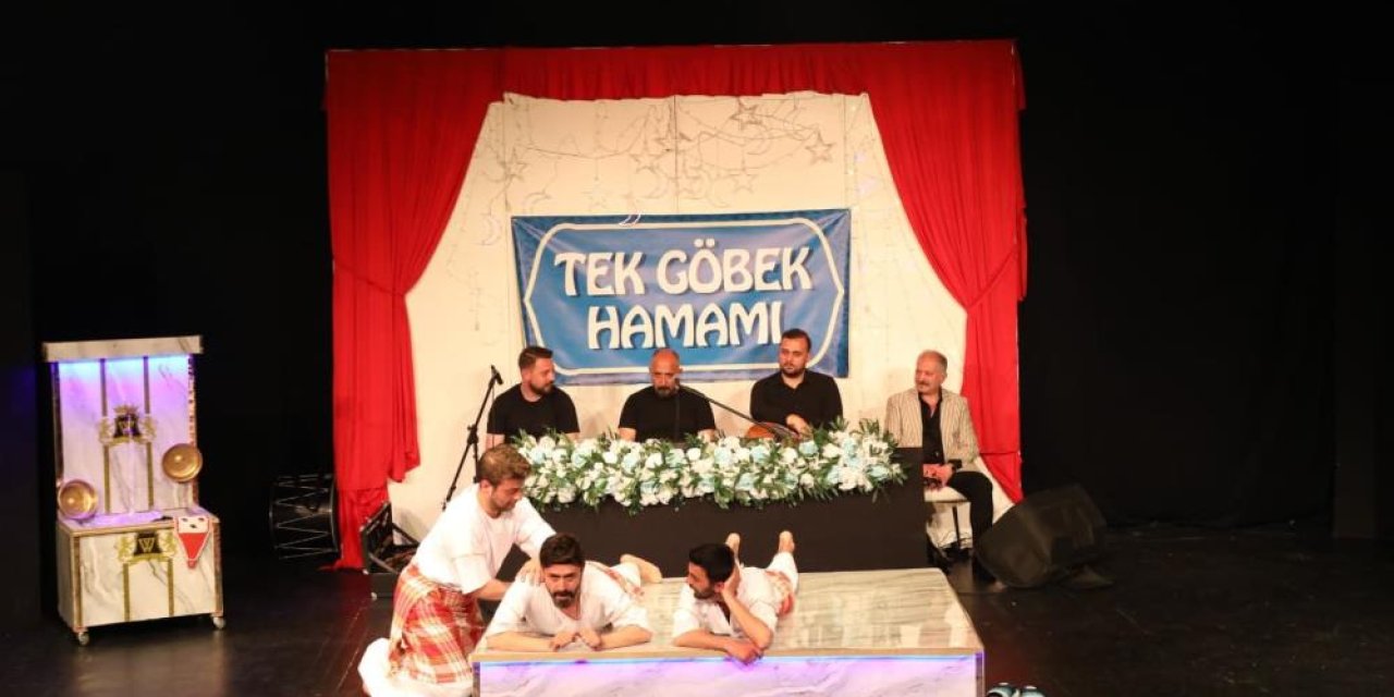 Erzurum Şehir Tiyatroları "Hançer Havası" ile Ordu'da sahne aldı