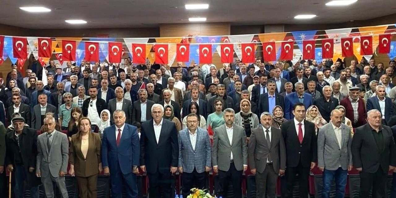 AK Parti’den Olur, Oltu ve Şenkaya Teşkilatlarında Bayramlaşma Coşkusu
