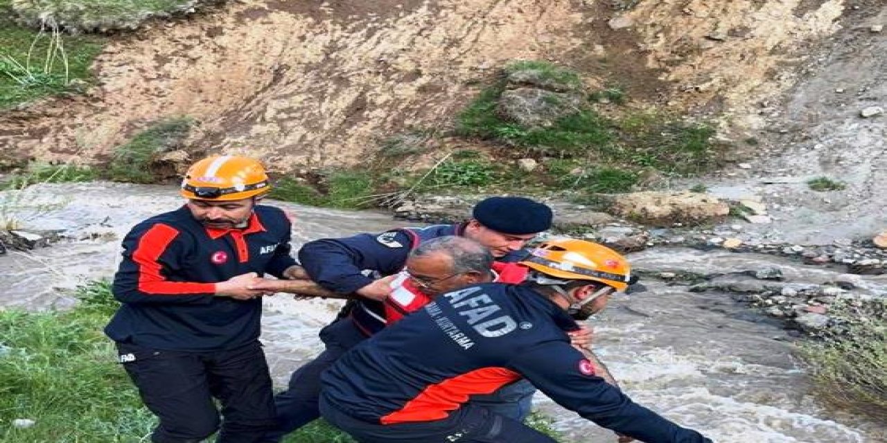 Erzurum’da mantar toplarken mahsur kalan çift kurtarıldı