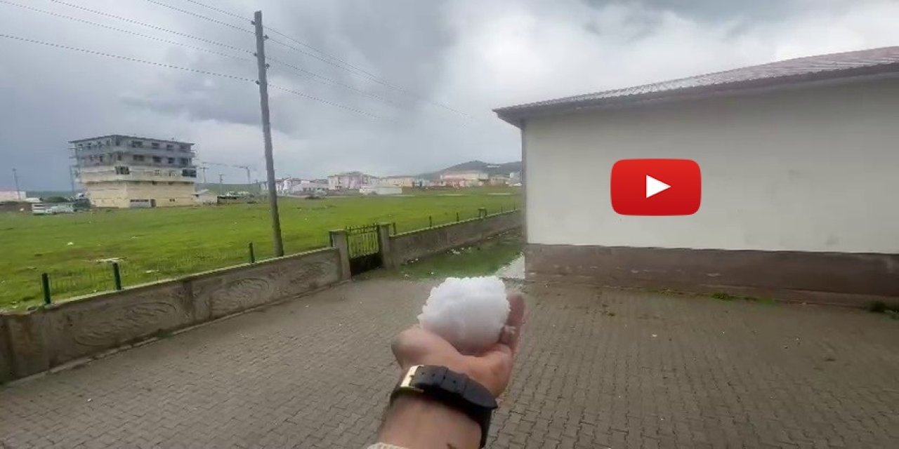 Karayazı’da ceviz büyüklüğündeki dolu şaşırttı